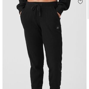 Alo Black muse sweatpant